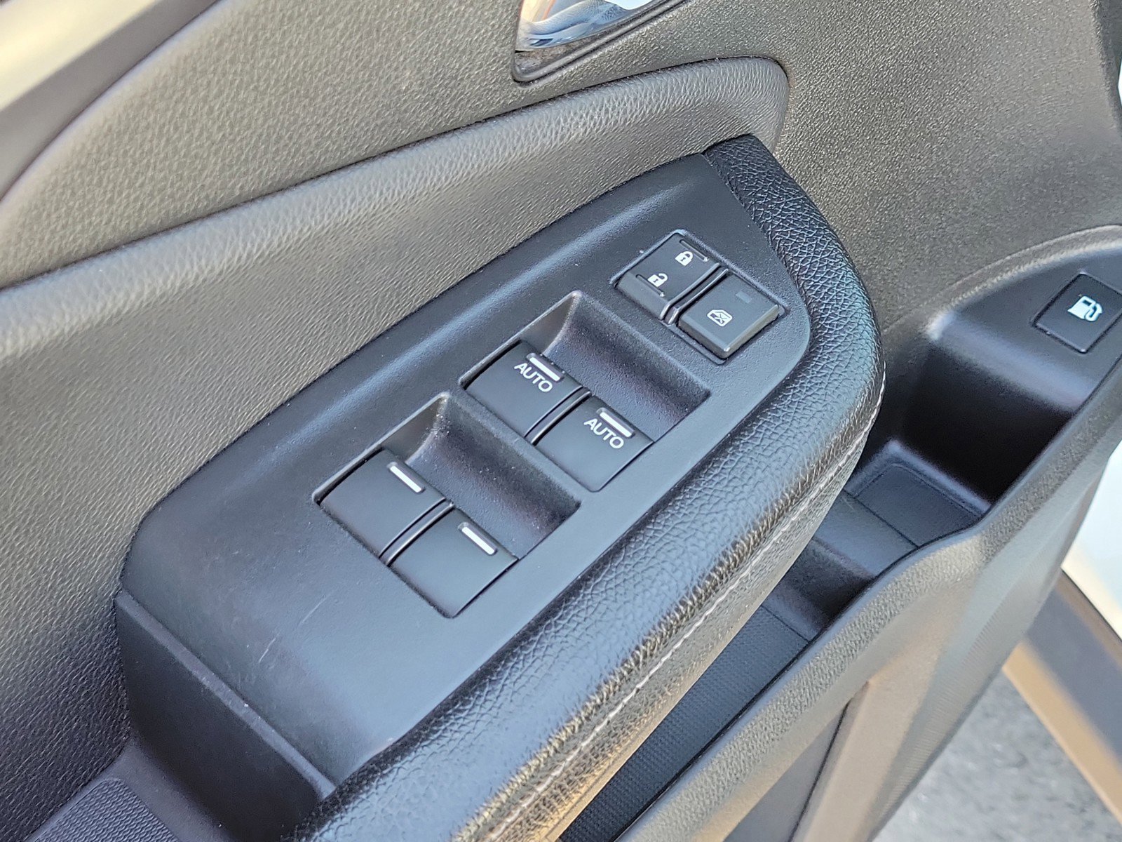 Used 2017 Honda Ridgeline RTL-T image 14