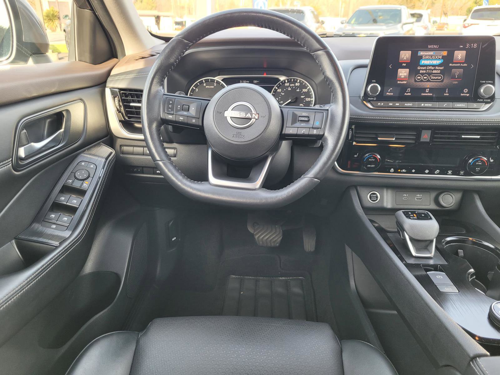 Used 2022 Nissan Rogue SV w/ SV Premium Package image 16