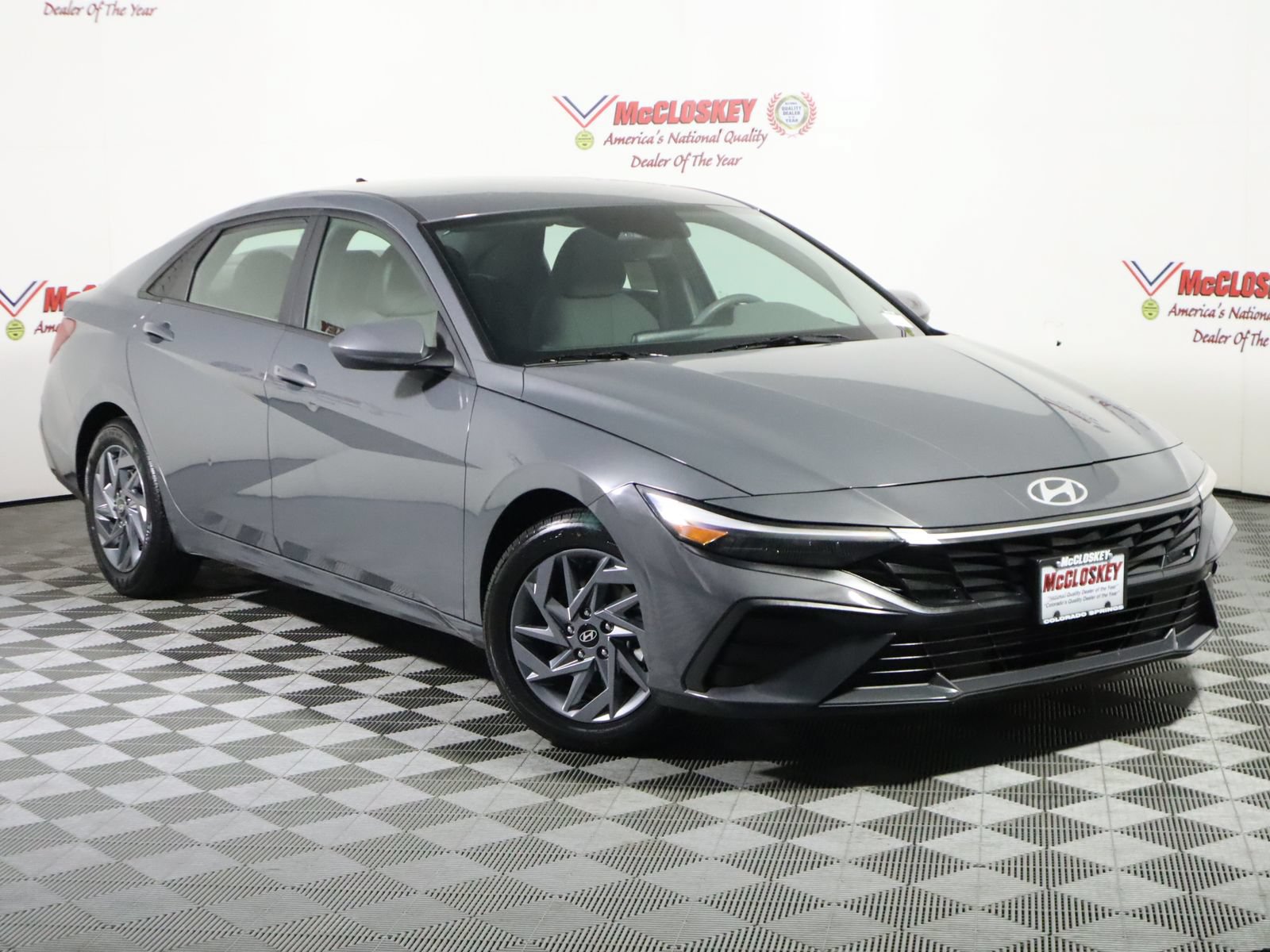 Used 2024 Hyundai Elantra SEL FWD image 2