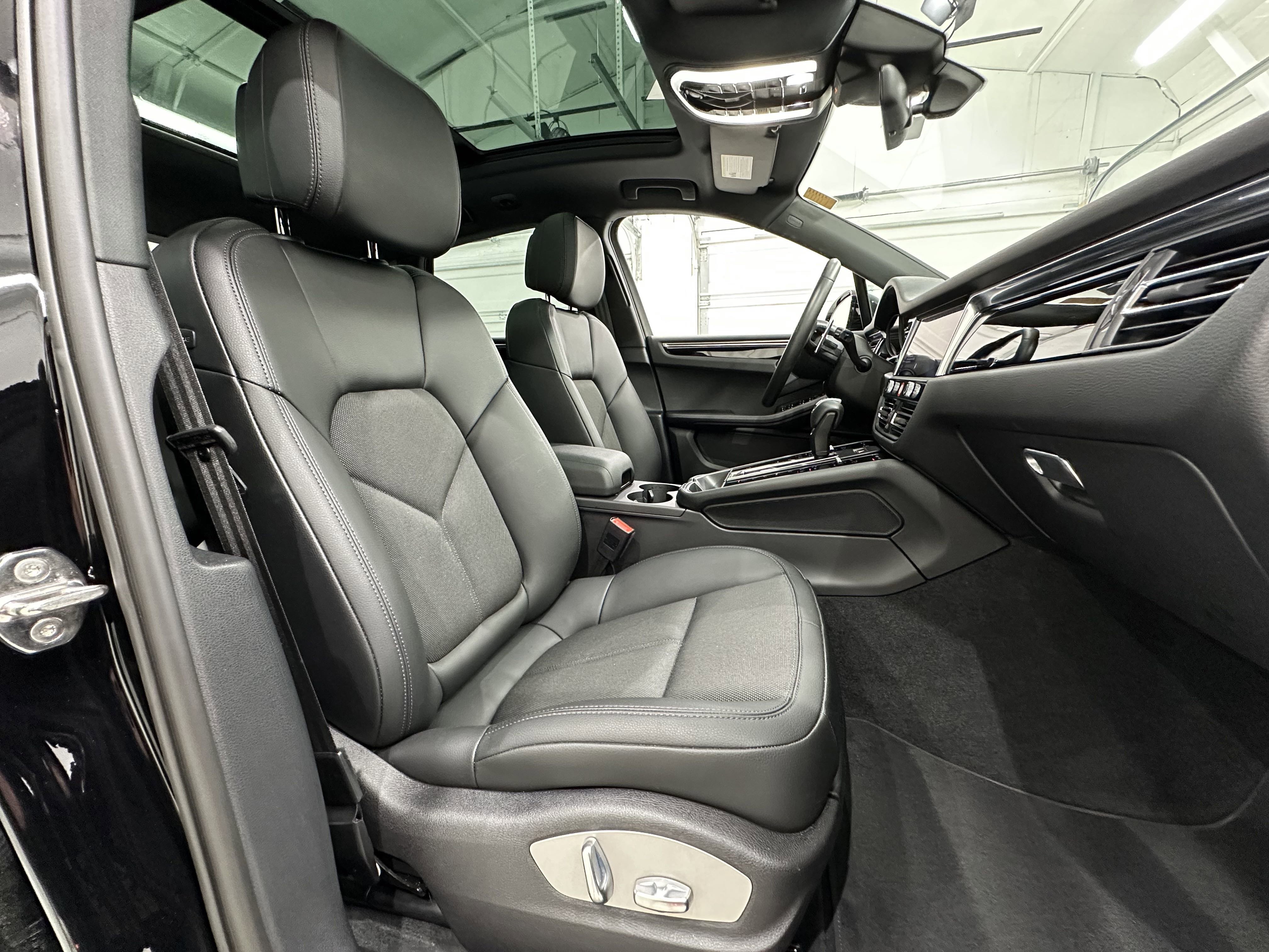 Certified 2024 Porsche Macan image 22