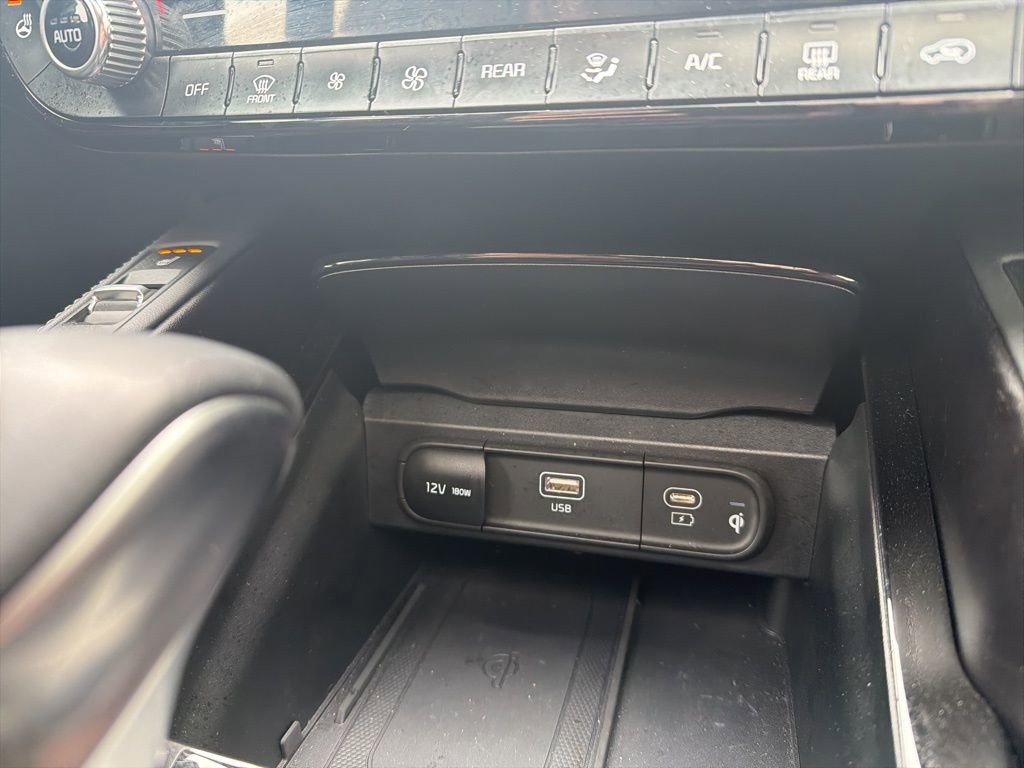 Certified 2024 Kia Telluride EX w/ EX Captain's Chair Package image 12