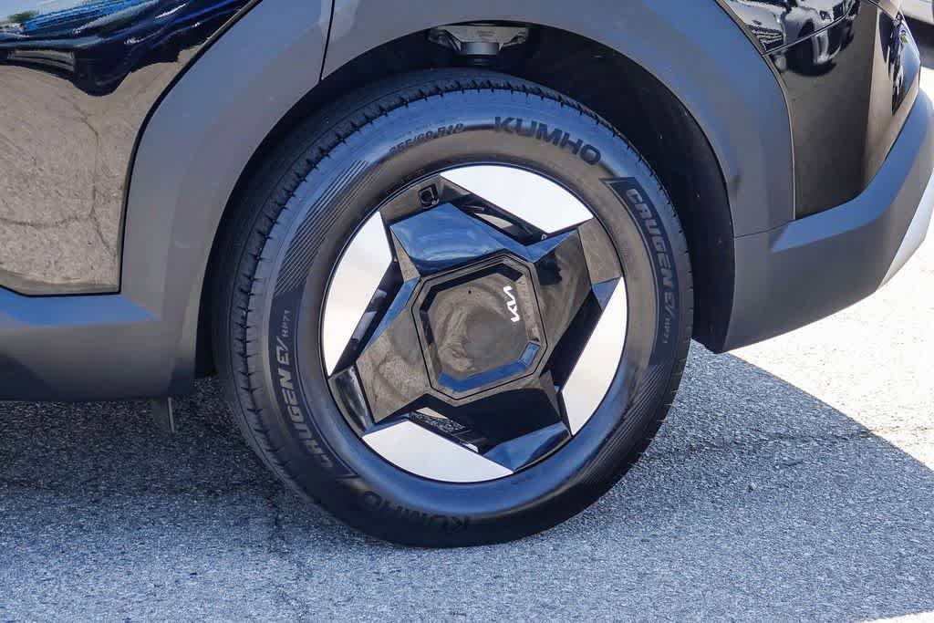 Certified 2024 Kia EV9 Light Long Range RWD image 10