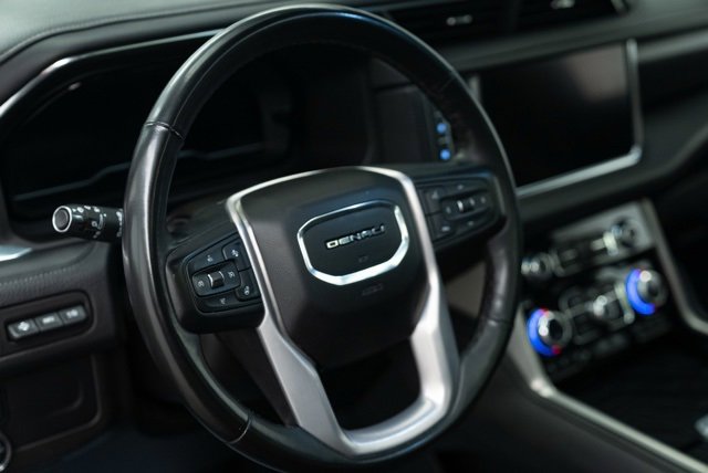 Used 2023 GMC Yukon XL Denali image 12