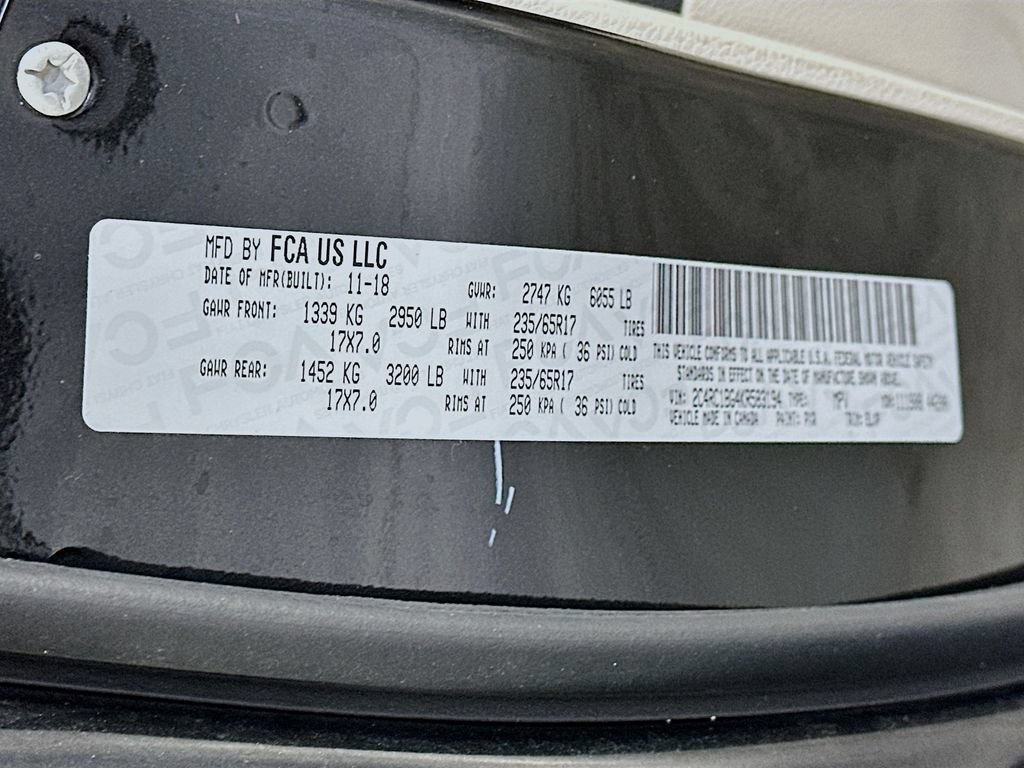 Used 2019 Chrysler Pacifica Touring-L FWD image 33