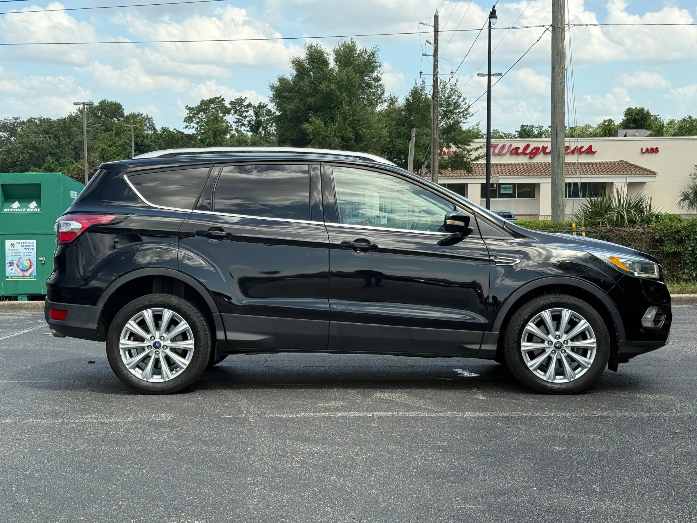 Used 2017 Ford Escape Titanium w/ Equipment Group 301A AWD/4WD image 4