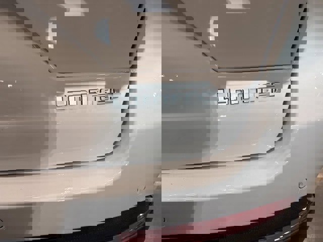 New 2025 Jeep Grand Cherokee Limited w/ Trailer Tow Package image 5