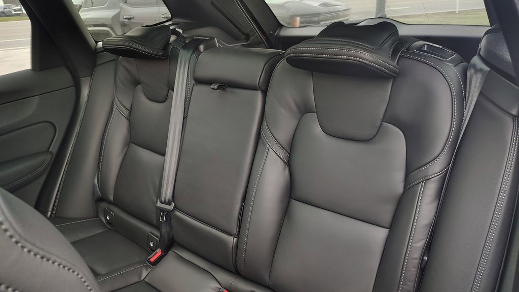 New 2026 Volvo XC60 B5 Ultra w/ Climate Package image 28