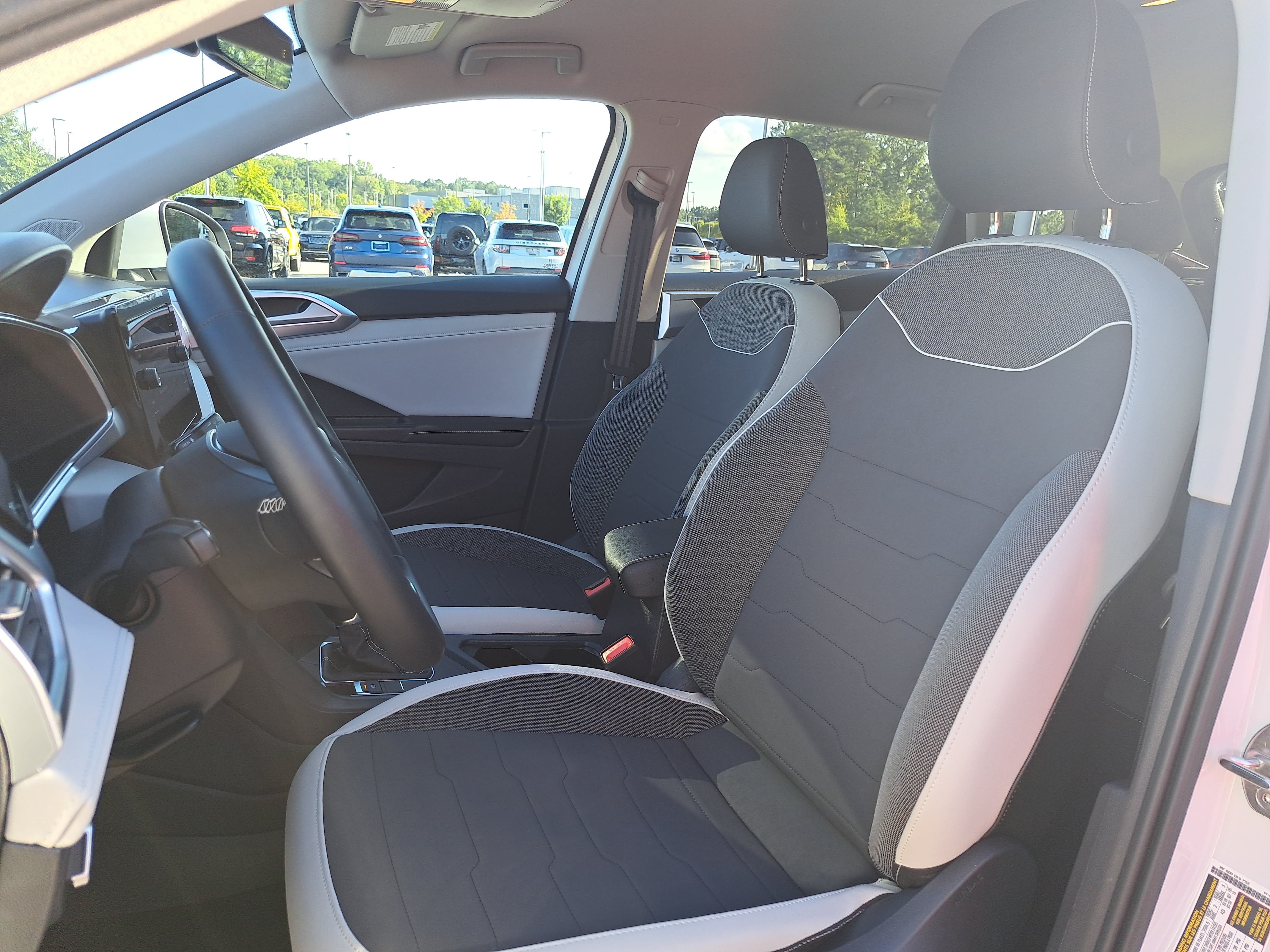 Certified 2026 Volkswagen Taos SE FWD image 14