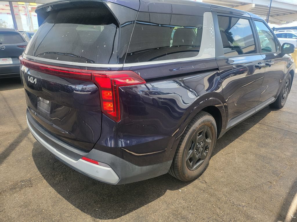 Used 2025 Kia Carnival FWD image 8