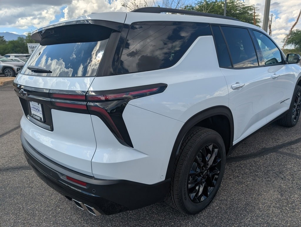 New 2026 Chevrolet Traverse LT w/ Enhanced Driving Package image 5