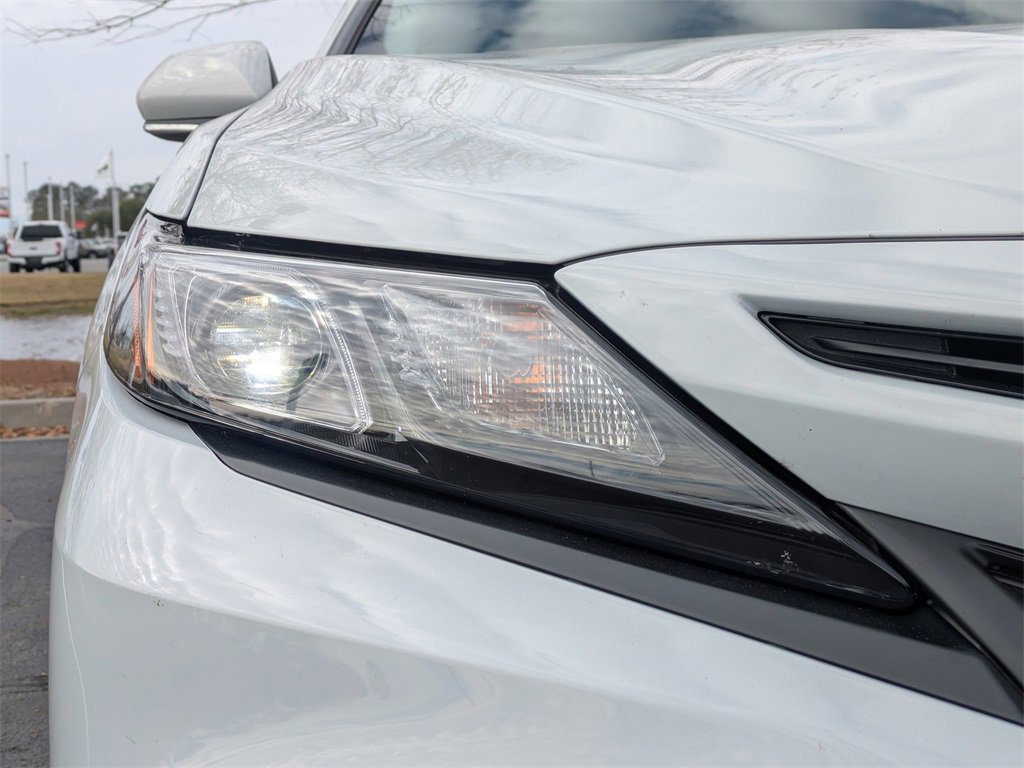 Used 2024 Toyota Camry SE image 11