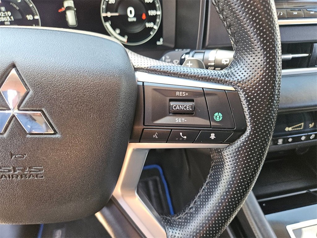Used 2023 Mitsubishi Outlander SE image 21