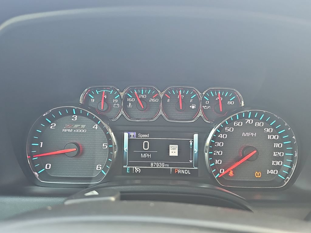 Used 2018 Chevrolet Silverado 1500 LTZ Z71 w/ Redline Edition AWD/4WD image 19