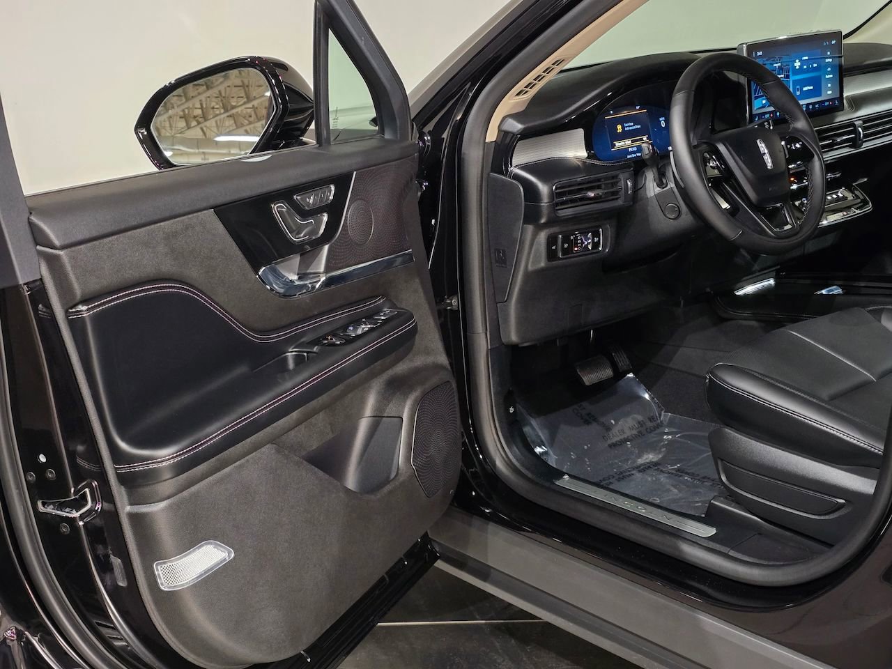 New 2026 Lincoln Corsair Premiere image 16