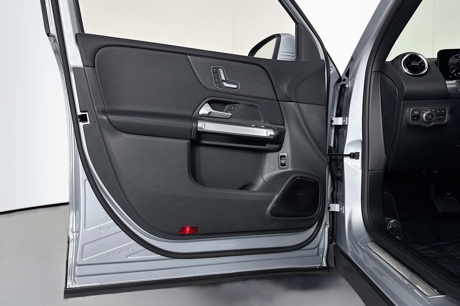 New 2026 Mercedes-Benz GLB 250 image 20