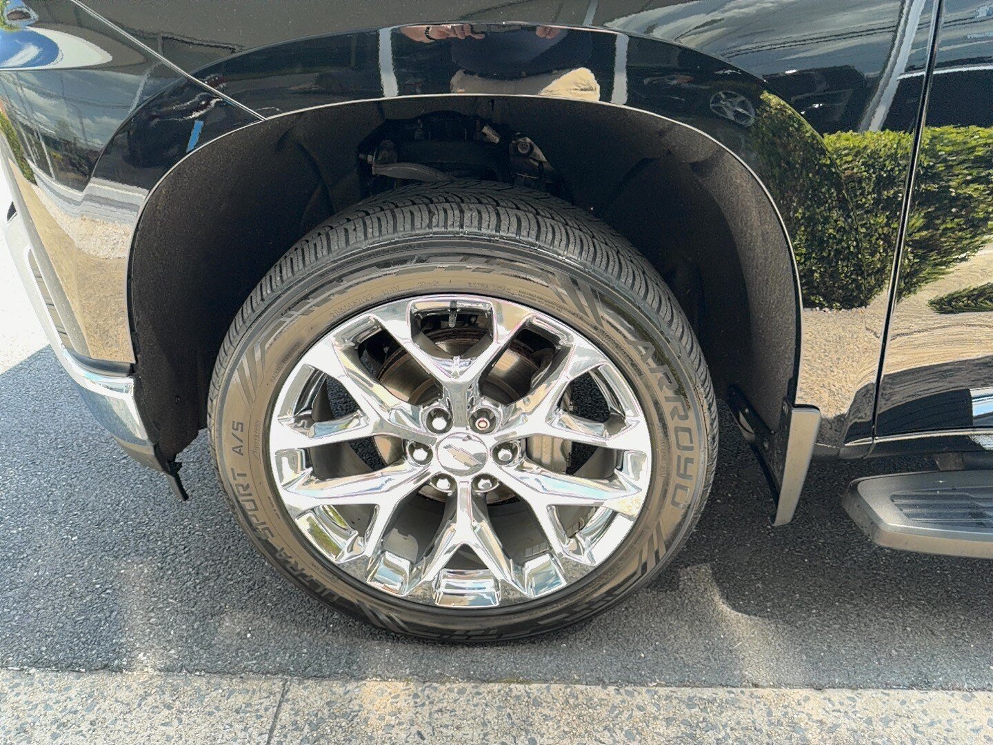 Used 2019 Chevrolet Silverado 1500 LTZ w/ LTZ Plus Package AWD/4WD image 28