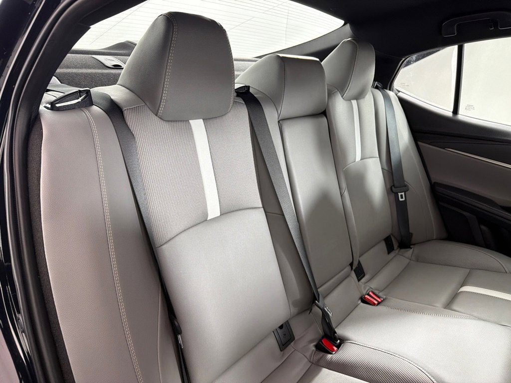 Used 2025 Toyota Camry SE FWD image 21