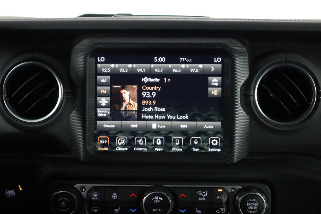 Used 2023 Jeep Wrangler Unlimited Sahara w/ Cold Weather Group AWD/4WD image 24