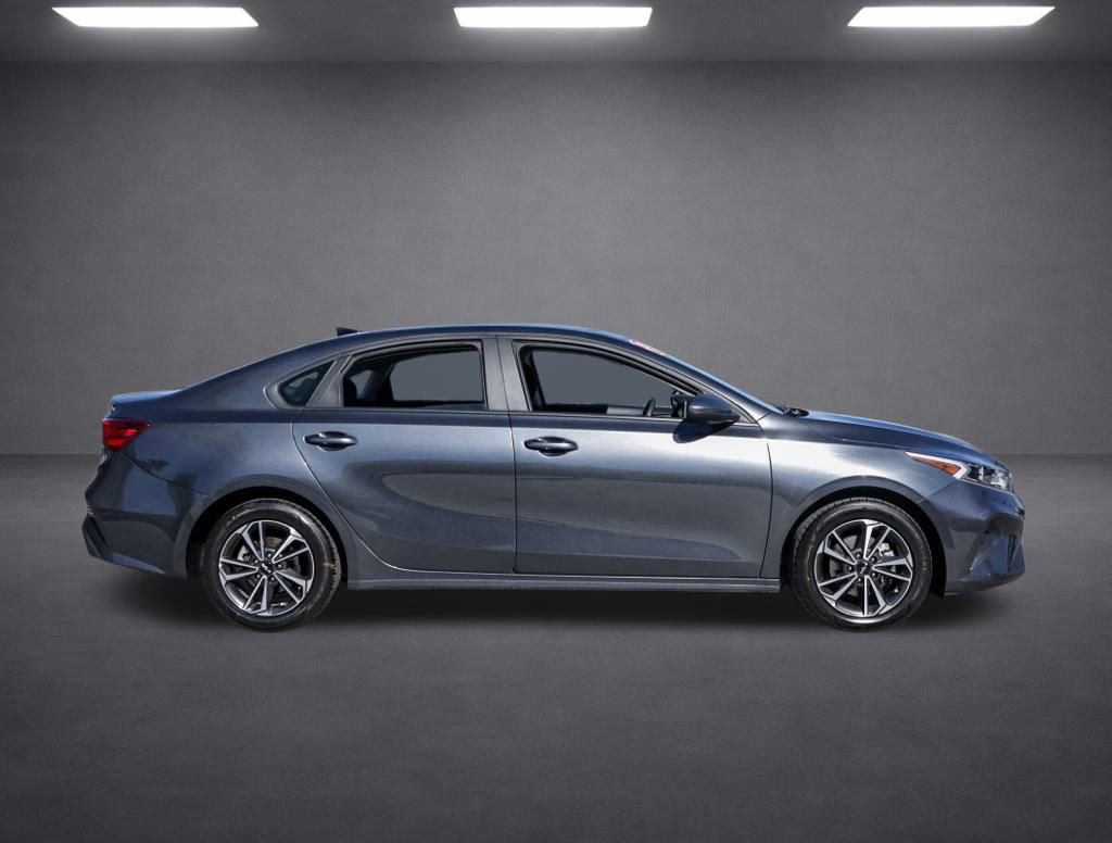 Used 2024 Kia Forte LXS image 3