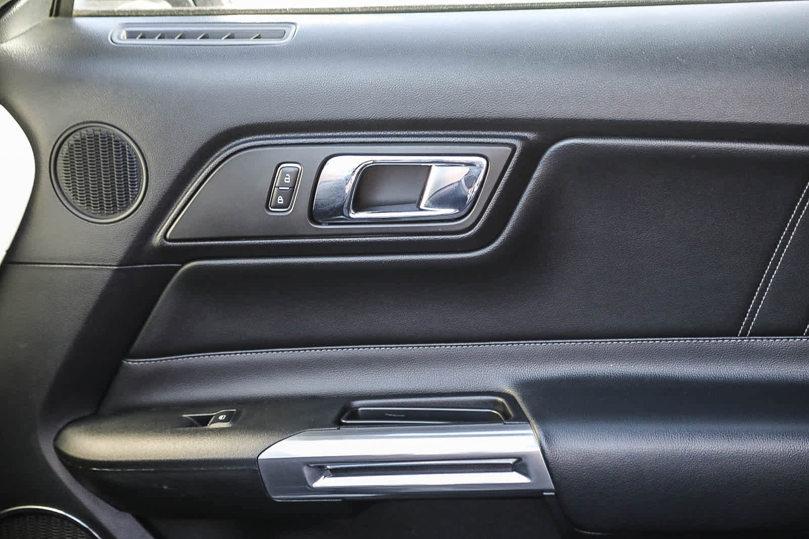 Used 2015 Ford Mustang GT Premium RWD image 20