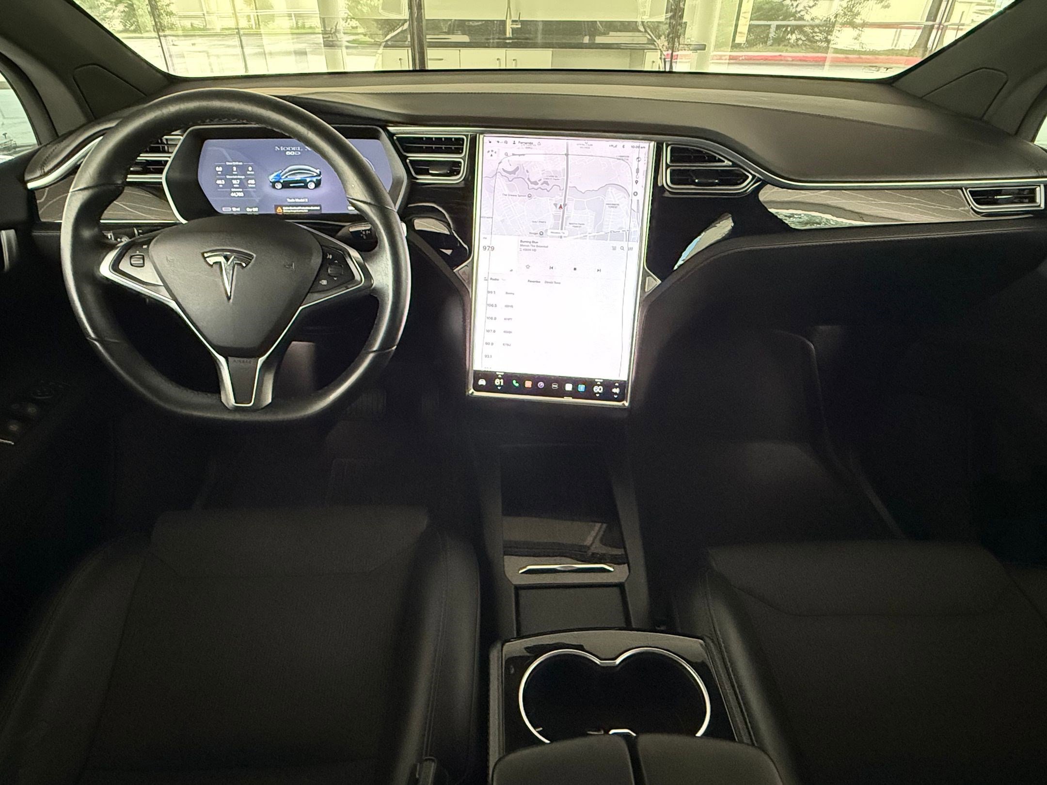 Used 2016 Tesla Model X 60D image 4