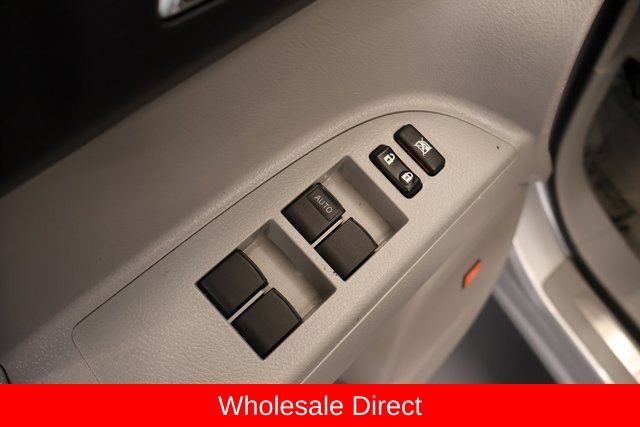 Used 2010 Toyota Highlander Limited AWD/4WD image 10