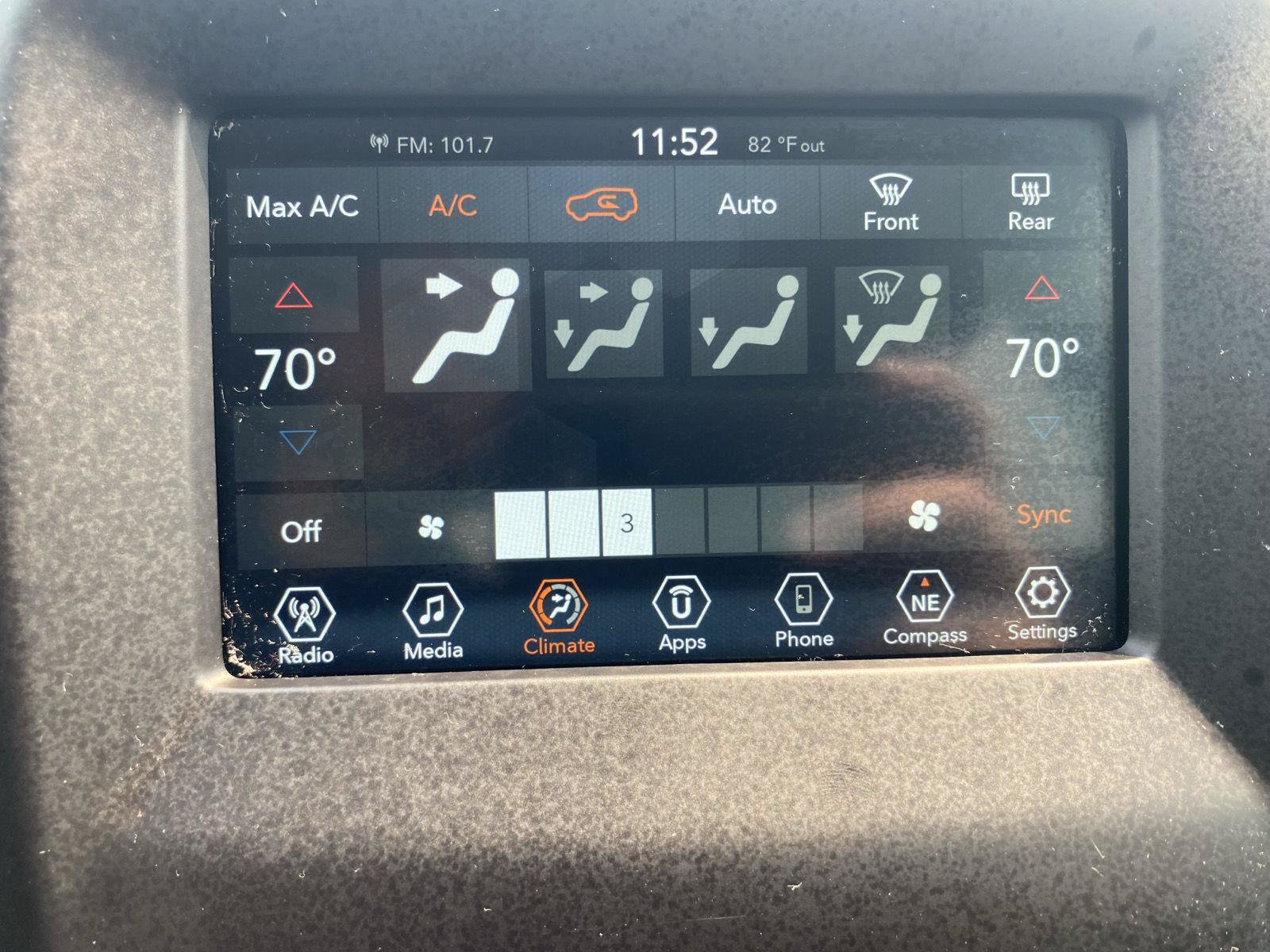 Used 2018 Jeep Compass Latitude w/ Popular Equipment Group FWD image 20
