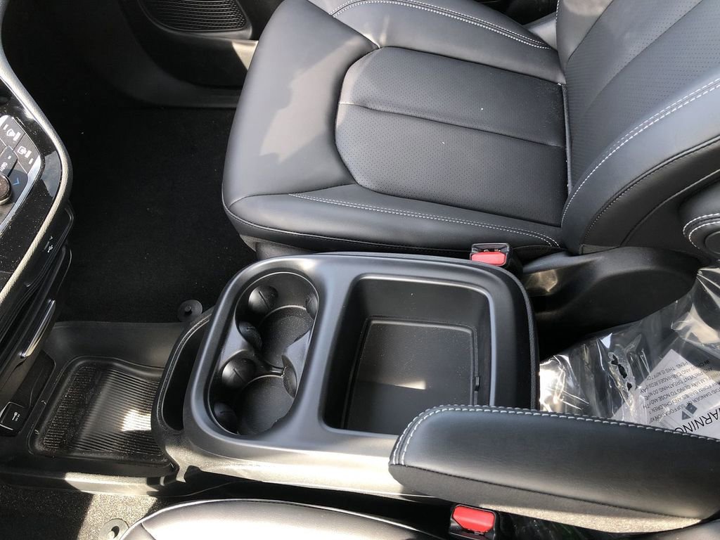New 2026 Chrysler Pacifica Select FWD image 19