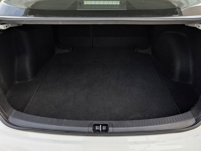 Used 2025 Toyota Corolla LE FWD image 28