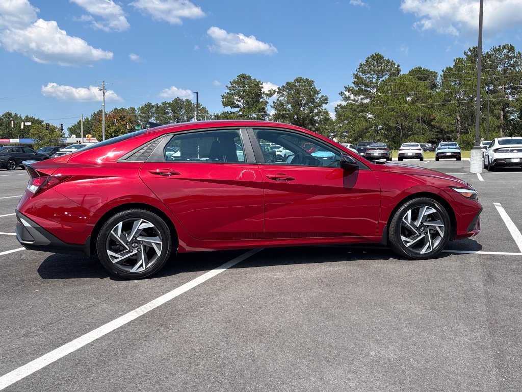 Used 2025 Hyundai Elantra Sport FWD image 28