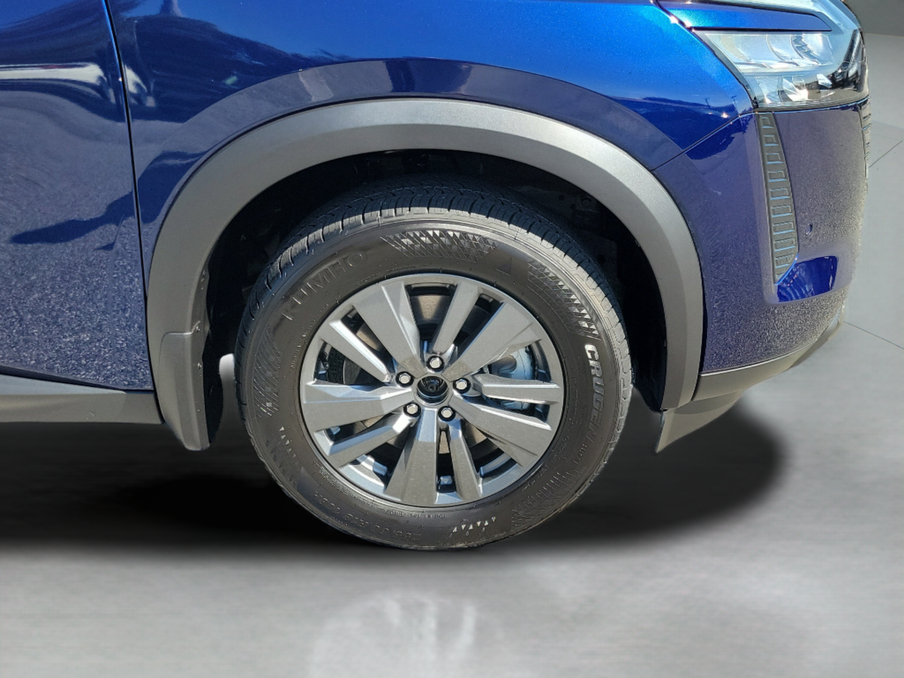 New 2026 Nissan Pathfinder SV w/ Cargo Package FWD image 9