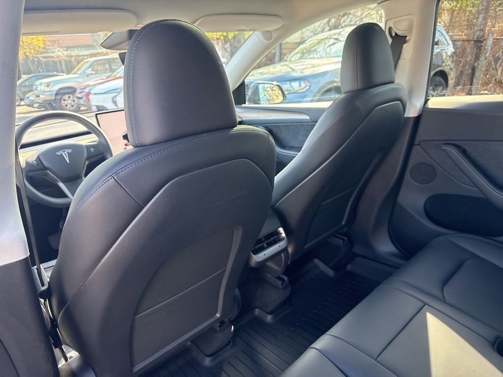 Used 2024 Tesla Model Y Long Range AWD/4WD image 21