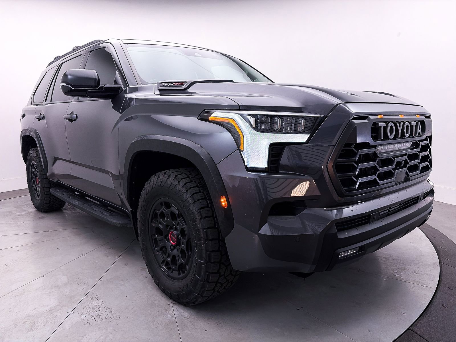 Used 2023 Toyota Sequoia TRD Pro AWD/4WD image 9