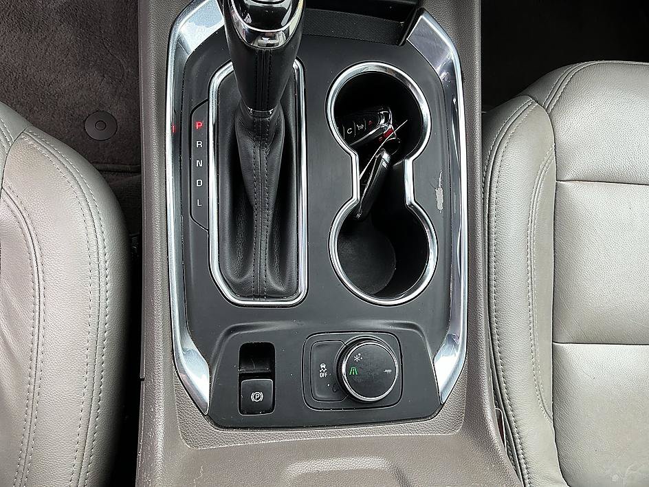 Used 2018 Chevrolet Traverse LT FWD image 19