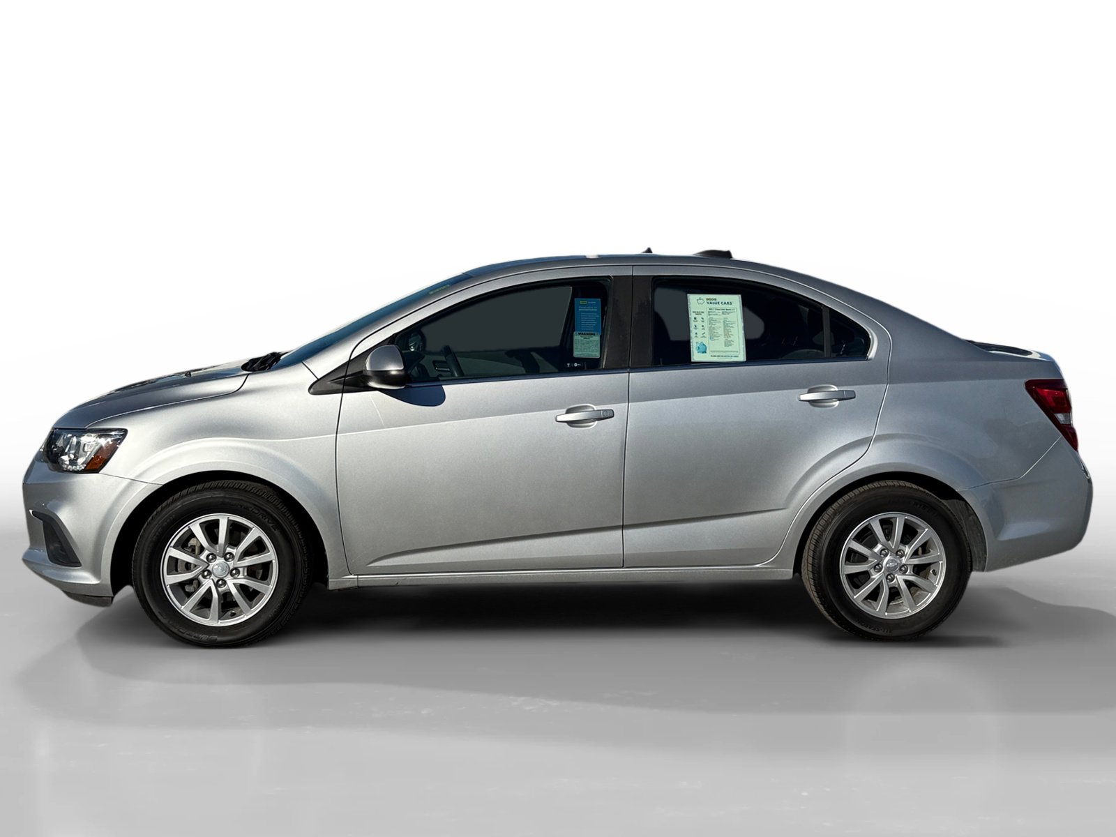 Used 2017 Chevrolet Sonic LT image 2