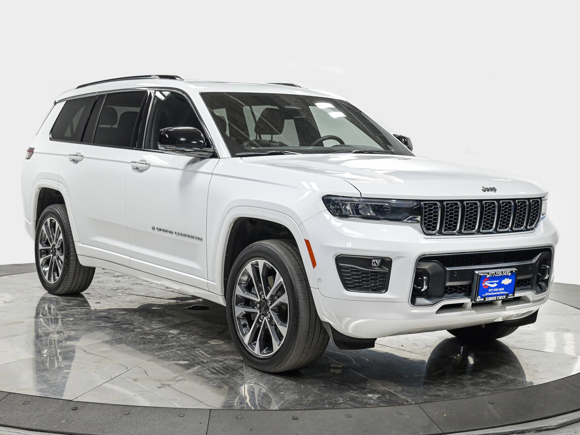 Used 2023 Jeep Grand Cherokee L Overland image 9
