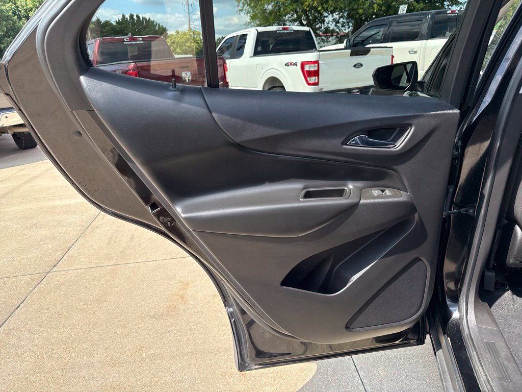 Used 2020 Chevrolet Equinox LT w/ LPO, Floor Liner Package FWD image 40