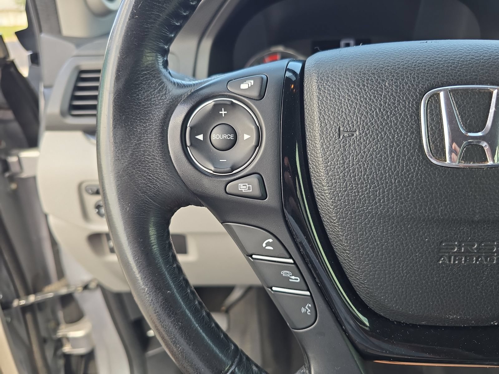Used 2016 Honda Pilot Touring image 22