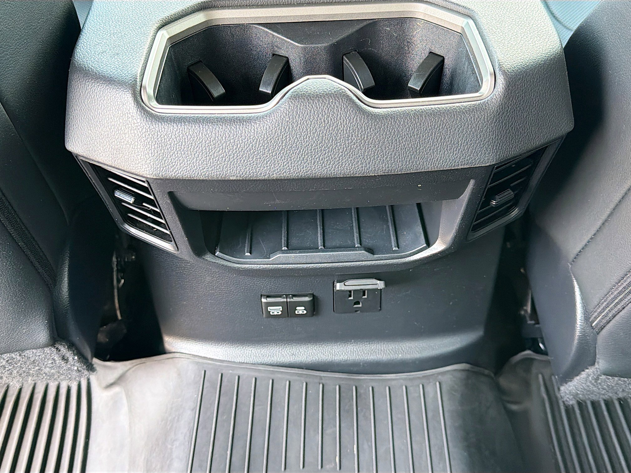 Used 2024 Toyota Tundra Limited w/ Power Package RWD image 18