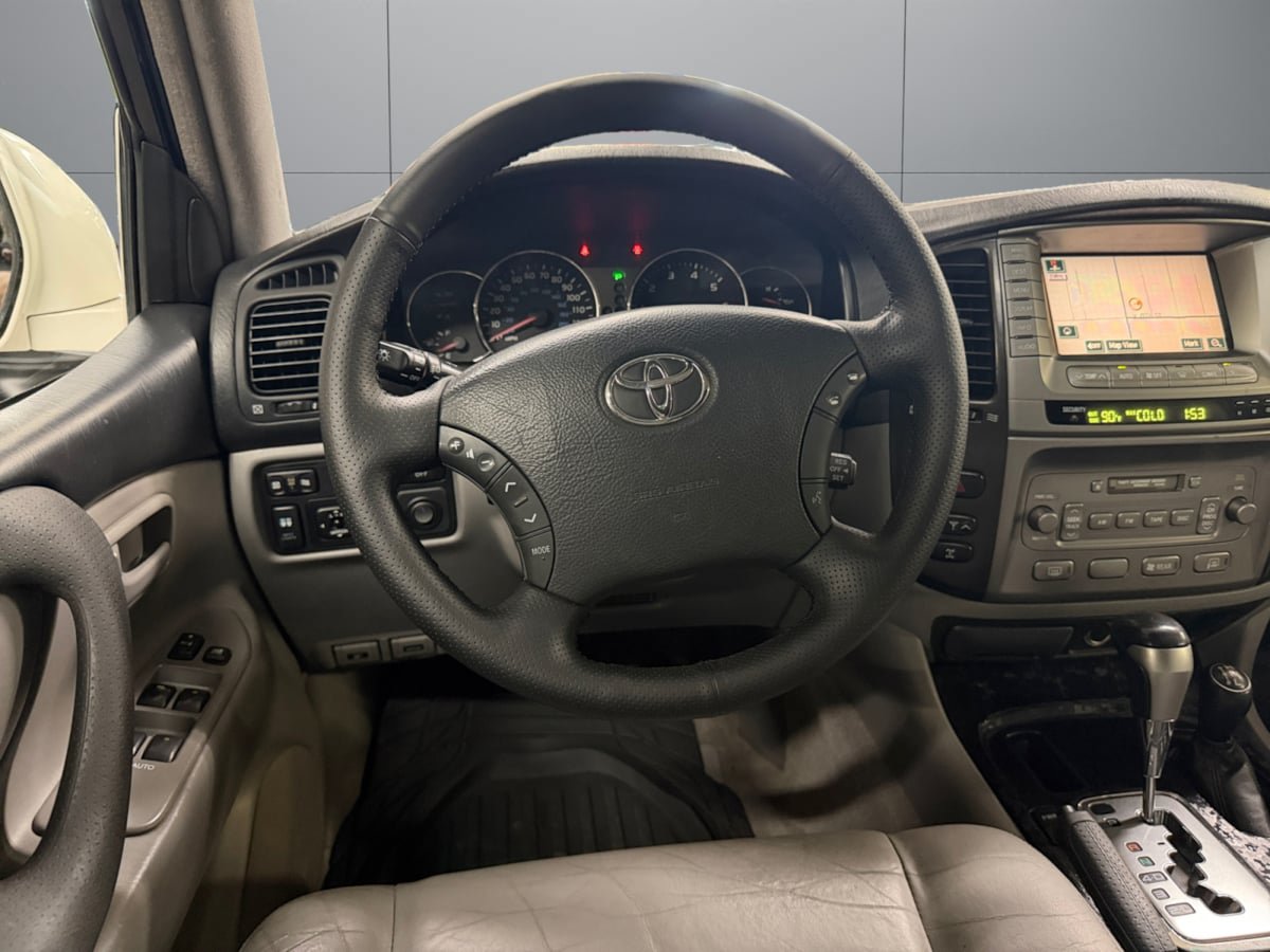 Used 2004 Toyota Land Cruiser AWD/4WD image 13