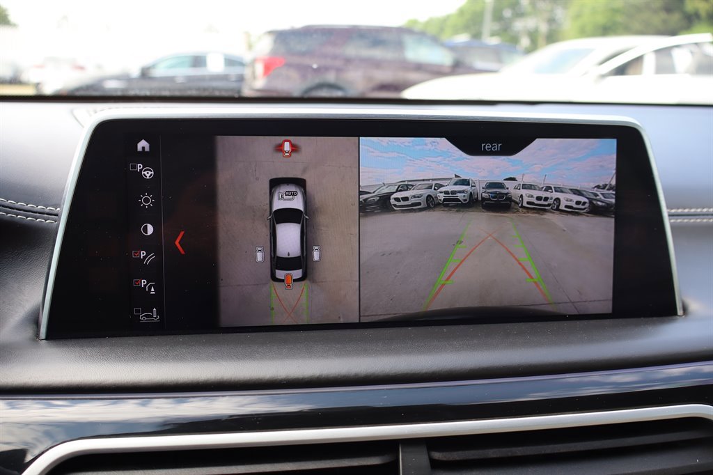 Used 2018 BMW M760i xDrive AWD/4WD image 34