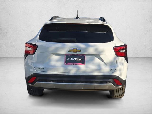 New 2026 Chevrolet Trax LT w/ Sunroof Package FWD image 4