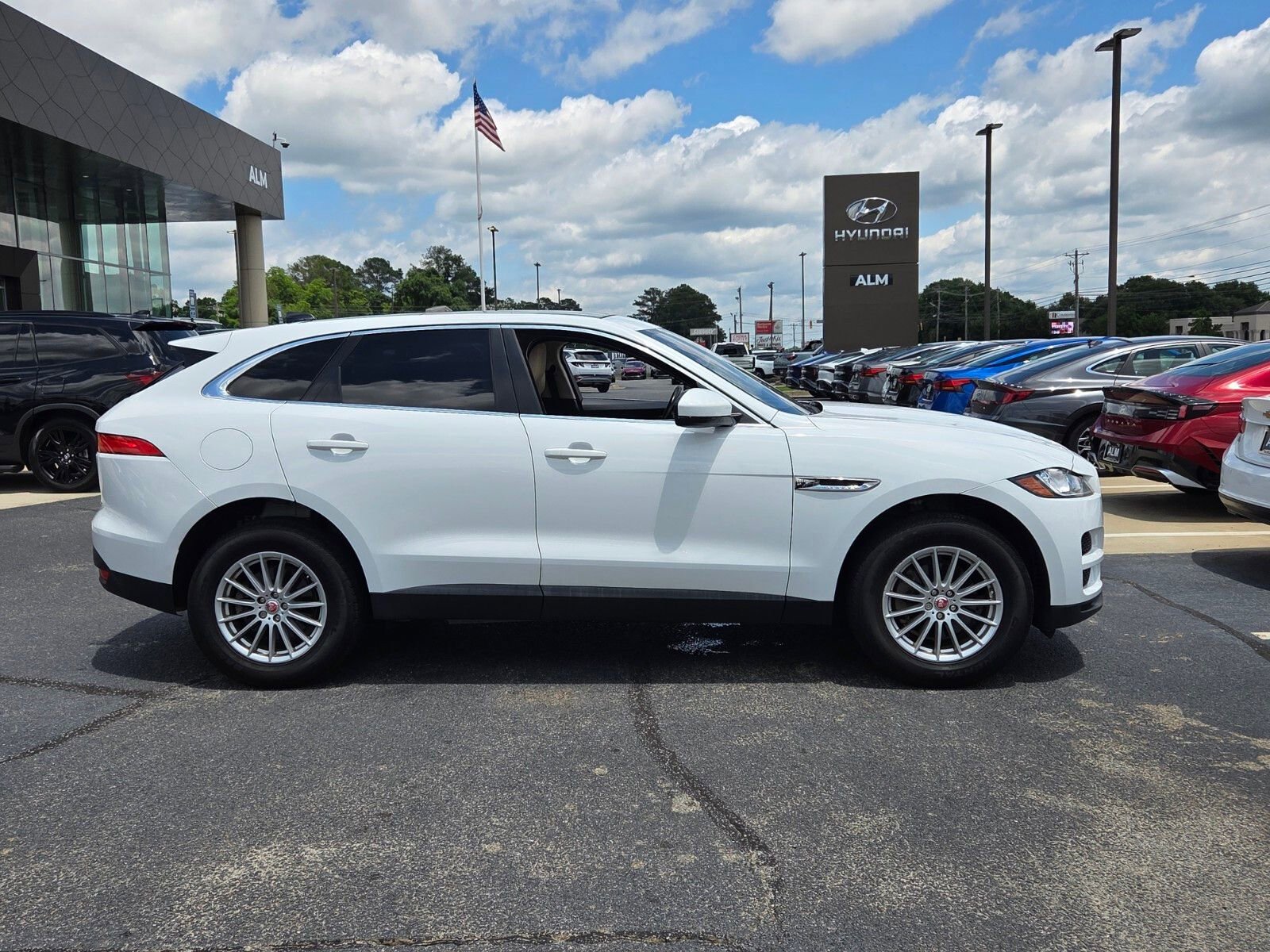 Used 2019 Jaguar F-PACE AWD/4WD image 16