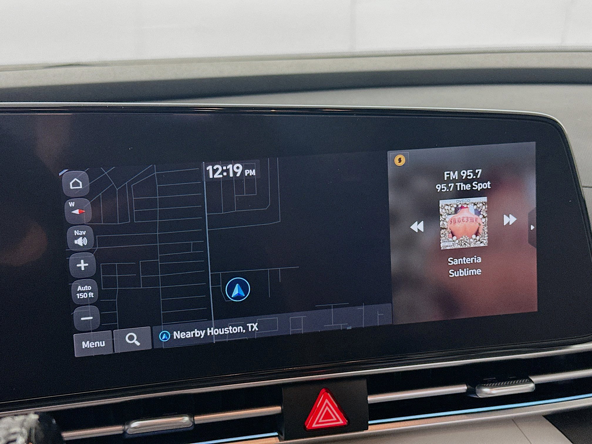 Used 2023 Hyundai Elantra Limited w/ Preferred Accessory Package image 22