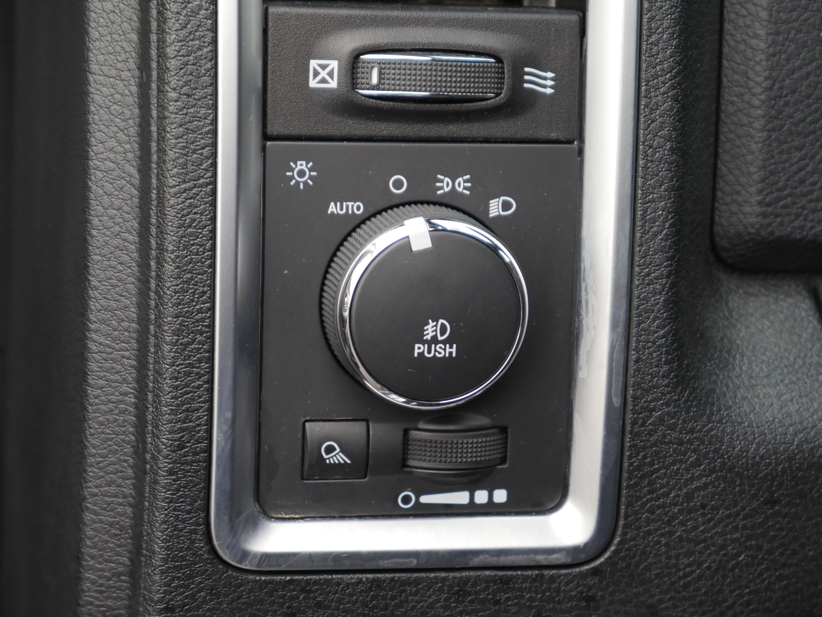 Used 2016 RAM 2500 Limited image 6