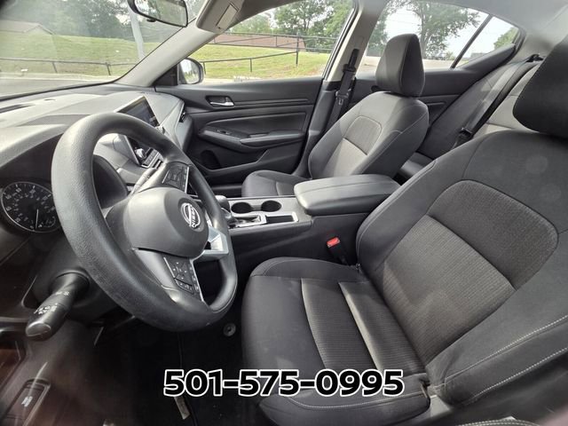 Used 2025 Nissan Altima 2.5 SV FWD image 9