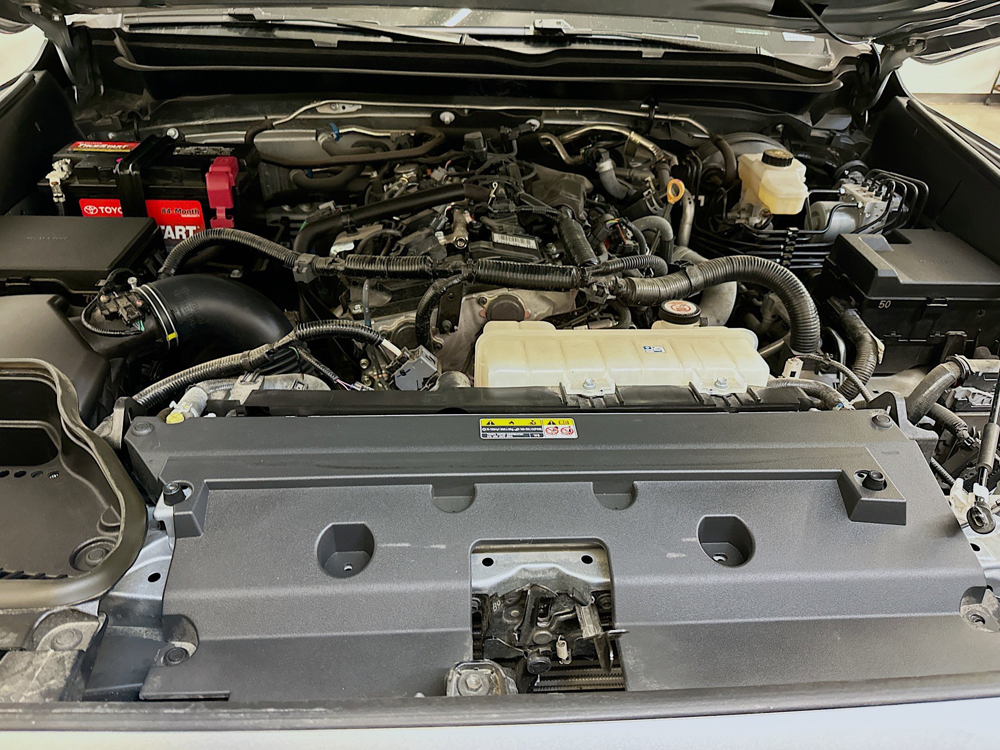 Used 2025 Toyota Tacoma TRD Sport w/ TRD Sport Upgrade Package image 35