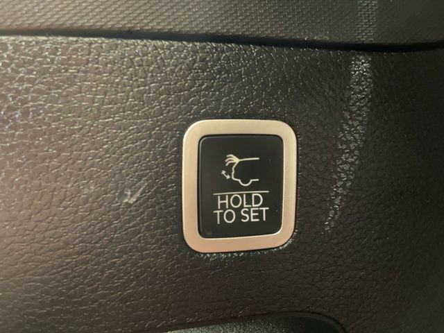 Used 2024 Jeep Wagoneer Base image 28