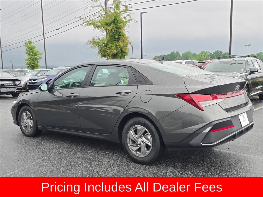 Certified 2024 Hyundai Elantra SE FWD image 5