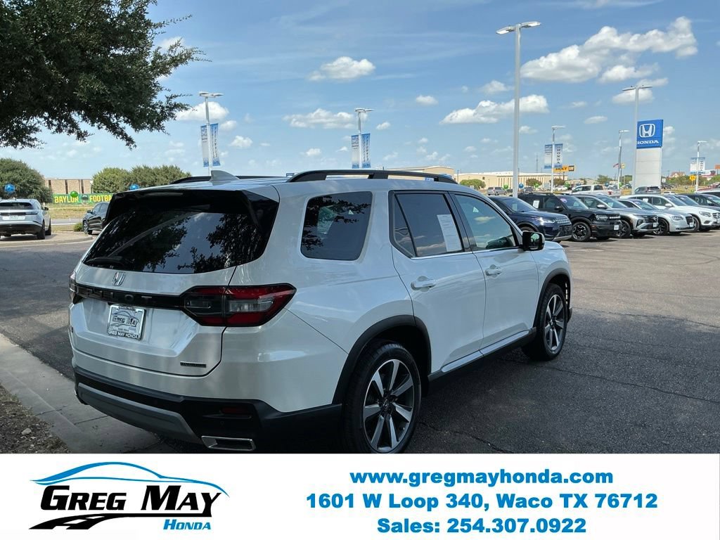 Used 2025 Honda Pilot Touring image 8